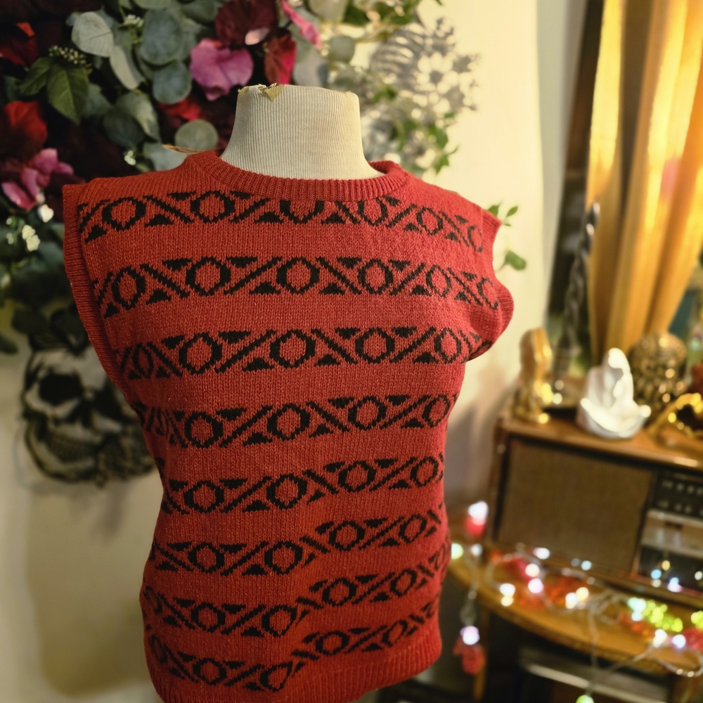 VTG 90s Cambridge Dry Goods Red and Black Geometric Sweater